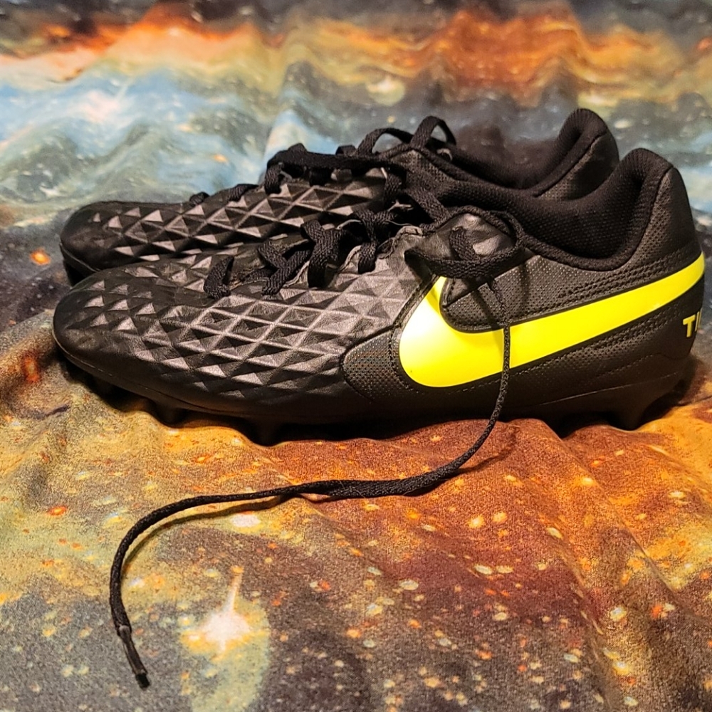 Nike soccer cleets
